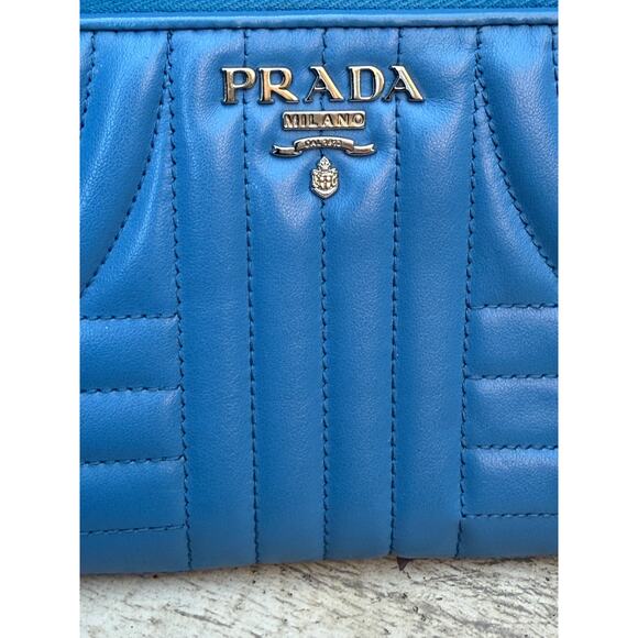 Prada Diagramme zippy wallet - blue quilted nappa calfskin leather Pristine - Picture 2 of 5